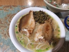 雪菜脱骨黄鱼面-洪大妈·黄鱼面(金山嘴渔村店)