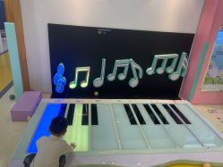 -多多淘儿童体验中心(重庆来福士店)