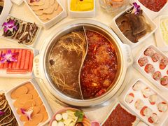 菌汤鸳鸯锅-屋头串串(龙潭寺店)