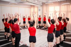 -亚太瑜伽普拉提学院