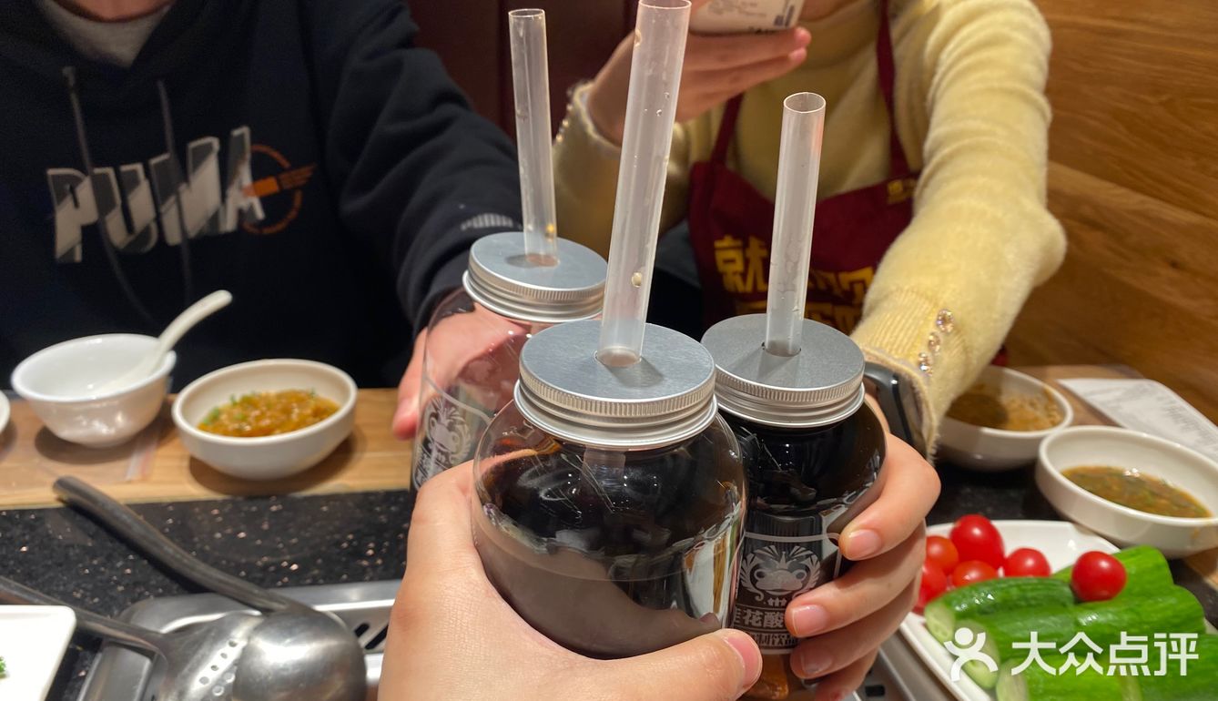 三个人吃完也就200出头，赞
