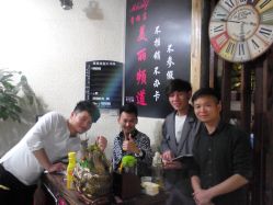 温馨-镁连社·美联社