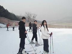 -十三陵雪世界滑雪场