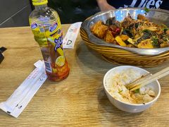 -愉肴麻辣香锅(中山路店)