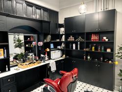 -老男孩男士理容馆·理发·烫染·修面