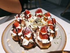 草莓忌廉华夫饼-BE BRIGHT KITCHEN(正佳广场店)