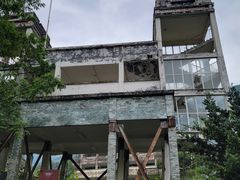 -四川汶川特大地震漩口中学遗址