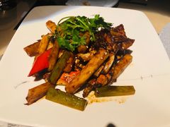 -穹六人间 people 6(岳阳路店)