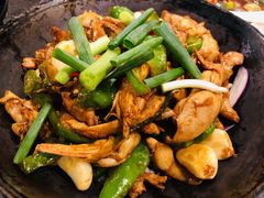 青椒回锅鸡-湘肠香火锅店(团结湖店)