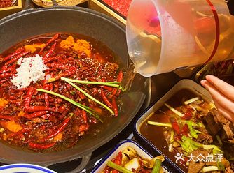 看过路边繁花千万别错过萍姐火锅