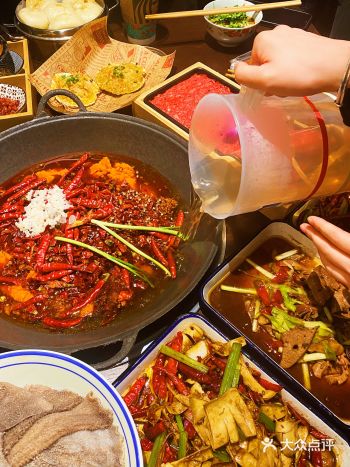 看过路边繁花千万别错过萍姐火锅