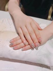-甲·铺轻奢美甲美睫