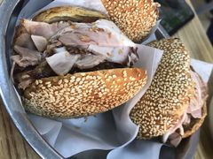 烧饼夹肘子肉-老四烧饼铺(丽源路店)