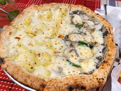 黑松露榴莲双拼披萨-Primo·丽莫意大利窑烤披萨