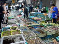 -霞涌市场海鲜摆卖区