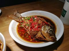 香煎鲫鱼-费大厨辣椒炒肉(万家丽一店)