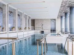 -成都华尔道夫酒店游泳池