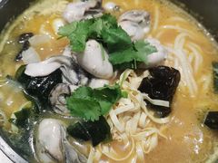 -灵芝妹子海鲜米线(劳动公园店)