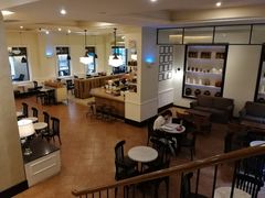 大堂-星巴克臻选(广州沙面店)