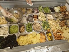 -愉肴麻辣香锅(中北镇店)