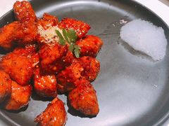 红酒泡沫牛仔粒-荟廷·晶萃(陆家嘴尚悦湾店)
