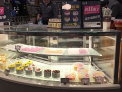 面包甜点陈列柜-龙城西点LOONG店