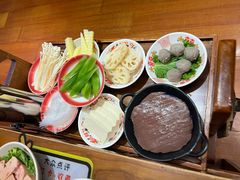 -沸炉重庆老火锅(军事博物馆店)