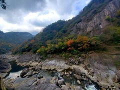 -燕子河大峡谷天坑仙境