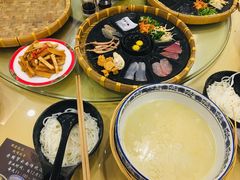 -老国贸云南传统过桥米线(滇池店)