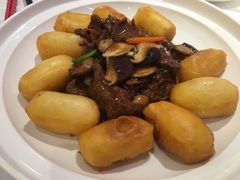 脆皮鲜奶拼蚝油牛肉-和记小菜(大宁店)