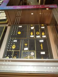 -六福珠寶(百联南方购物中心店)