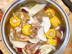 纯椰青汤底椰子鸡-派派茶客(金杏花园店)