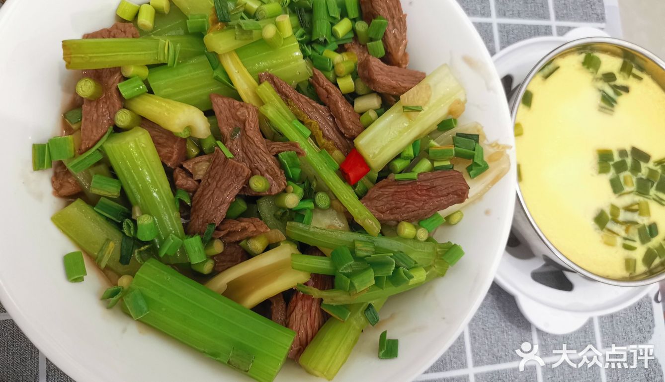 油烟也偏少健康。真的自己做了菜才发现中餐是真的难做！
