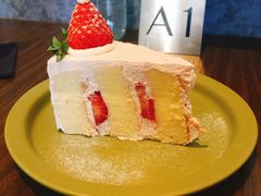 草莓糯米蛋糕-野路甜点铺(松柏路店)