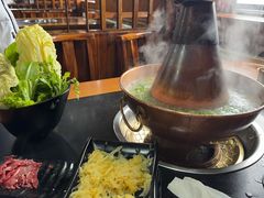 -果松木炭酸菜铜火锅·外婆参鸡汤