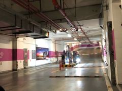 -龙湖虹桥天街-停车场