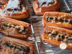 -VERIE BAKEHOUSE