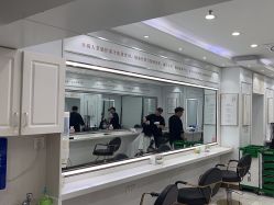 -镁连社·美联社