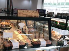 面包甜点陈列柜-超港·蛋糕面包(龙河路店)