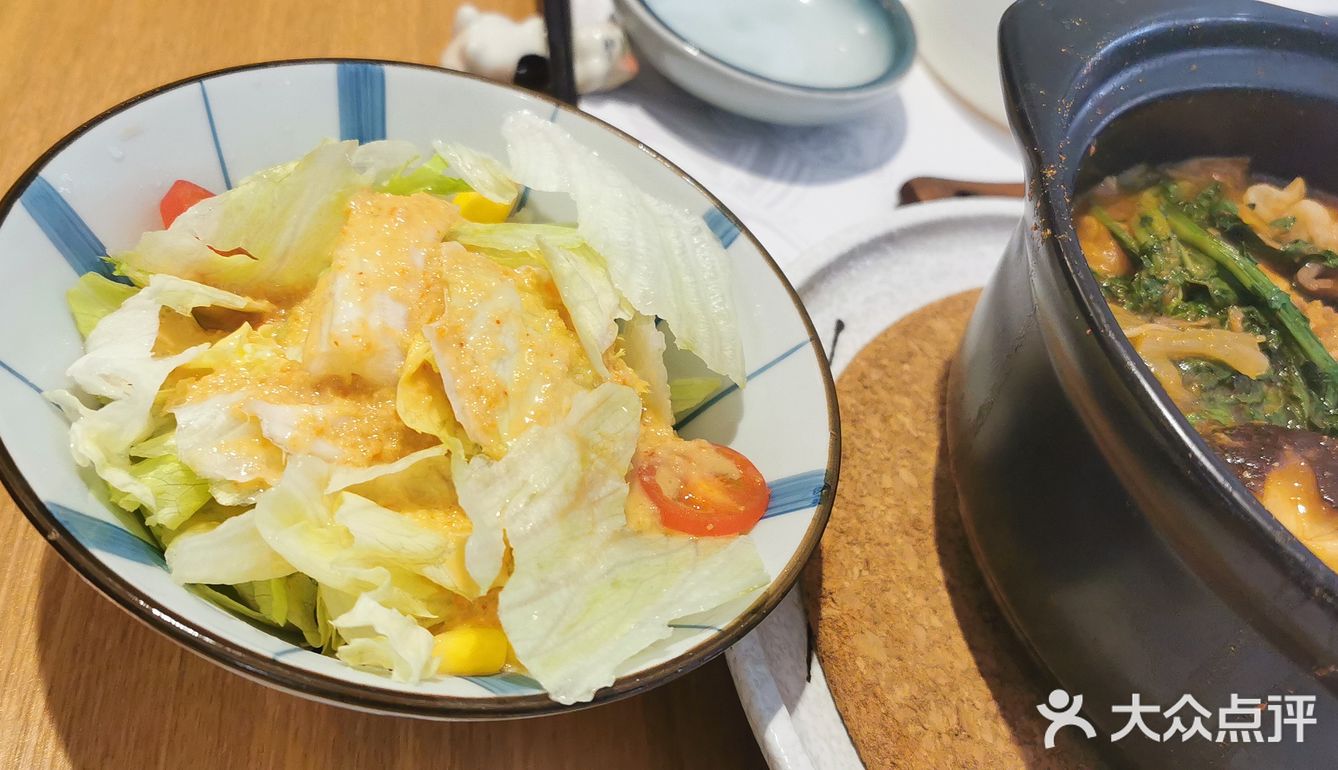 推荐土豆泥，外面包裹了酥脆的外壳，里面是软糯的土豆泥