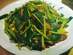 藜蒿炒腊肉-小柴米·传统江西菜(八一广场店)