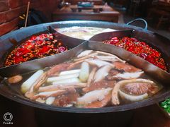 -白乐天毛肚火锅馆(解放碑店)