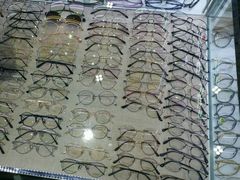 -宏宇眼镜蔡司依视路折扣店(兆佳眼镜城店)