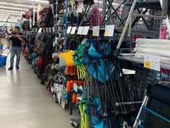 -迪卡侬(顺峰山店)