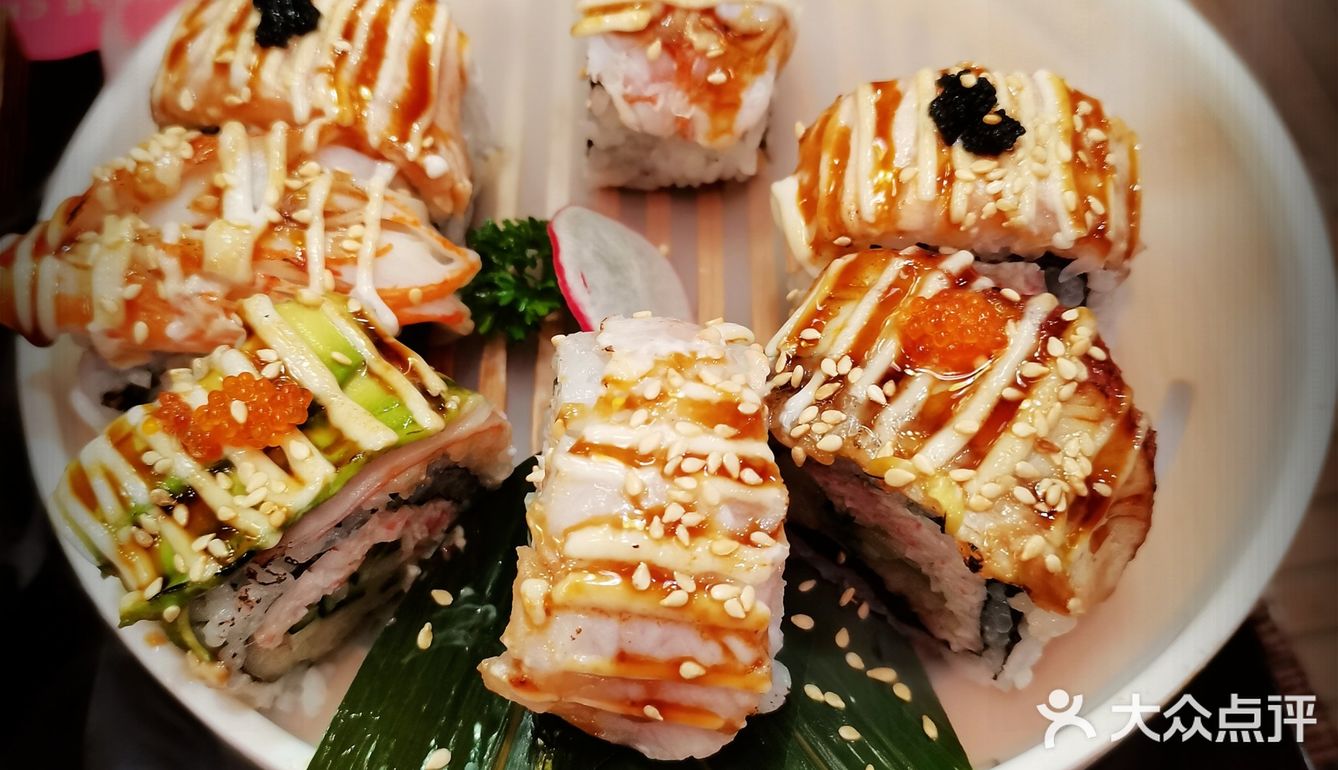 说实话我没吃太饱，后来回家又吃了一堆哈哈哈