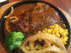 -玛格萝妮比萨屋(四平店)