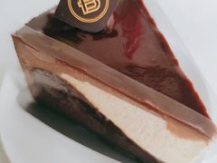焦糖榛子味凹蛋糕切片-巴黎贝甜(凯德MALL望京店)