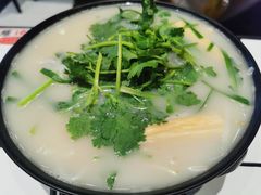 -肥汁米蘭香港米线(长宁来福士店)