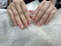 -芊屿芊浔美甲
