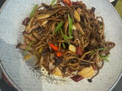 -川流不息·地道川菜·小龙虾(松东路店)